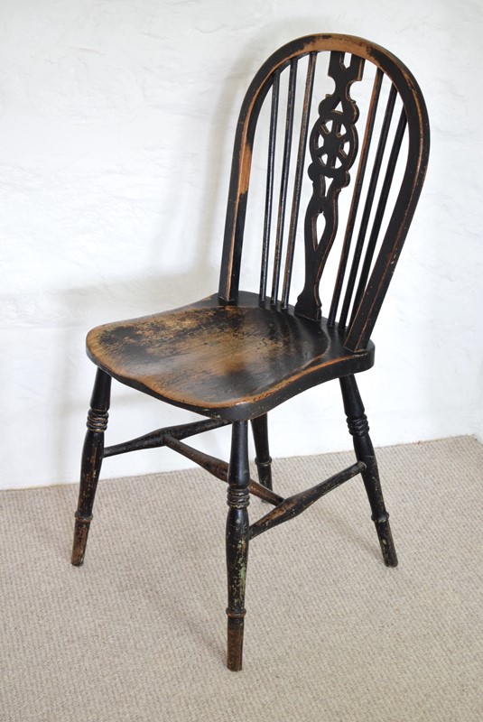 19th Century Elm and Beech Wheel Back Side Chair-grumbla-lane-dsc-1045-main-637812288997286636.JPG
