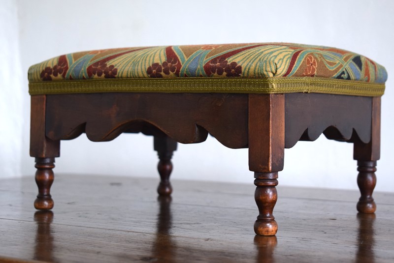 Victorian Footstool Upholstered in Liberty Fabric-grumbla-lane-dsc-1773-main-637876914606970003.JPG