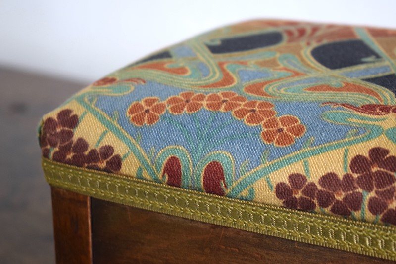 Victorian Footstool Upholstered in Liberty Fabric-grumbla-lane-dsc-1775-main-637876914639157468.JPG
