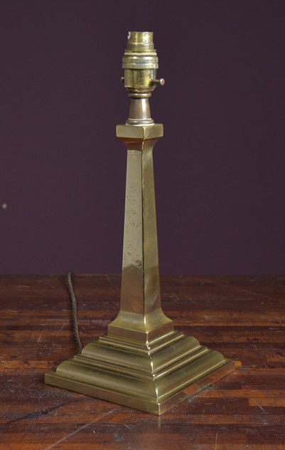 Cast bronze table lamp-haes-antiques-DSC_3257CR_main_636343425694737680.jpg