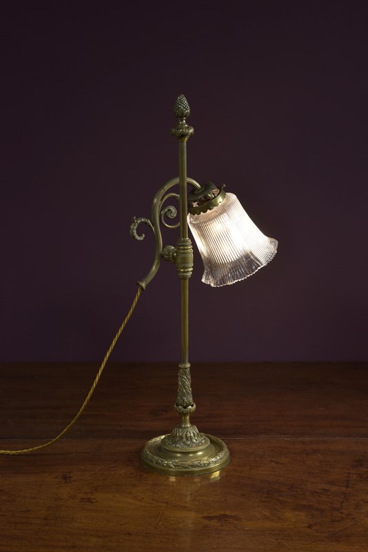 Antique Decorative Gilt Brass Students Lamp-haes-antiques-dsc-0199cr-main-637916004122138605.jpg