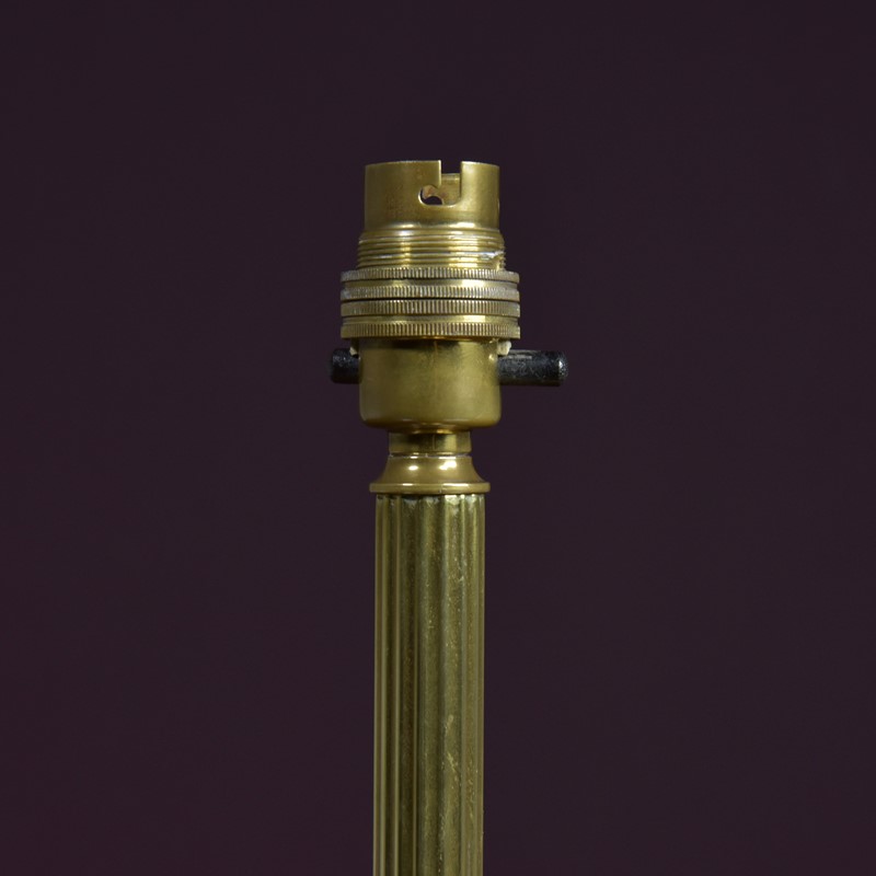 Antique GEC Reeded Brass Lamp-haes-antiques-dsc-1765cr-main-637944517850242265.jpg
