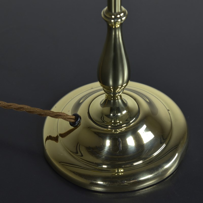 Antique Baluster Stem Brass Lamp-haes-antiques-dsc-2268cr-fm-main-637250815248250012.jpg