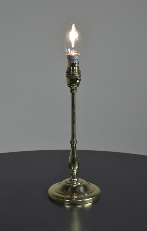 Antique Baluster Stem Brass Lamp-haes-antiques-dsc-2274cr-fm-main-637250815353584113.jpg