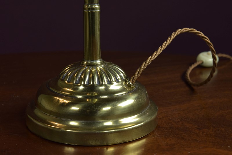 Antique Brass Dugdill's Desk Lamp-haes-antiques-dsc-3957cr-main-638041392262148381.jpg