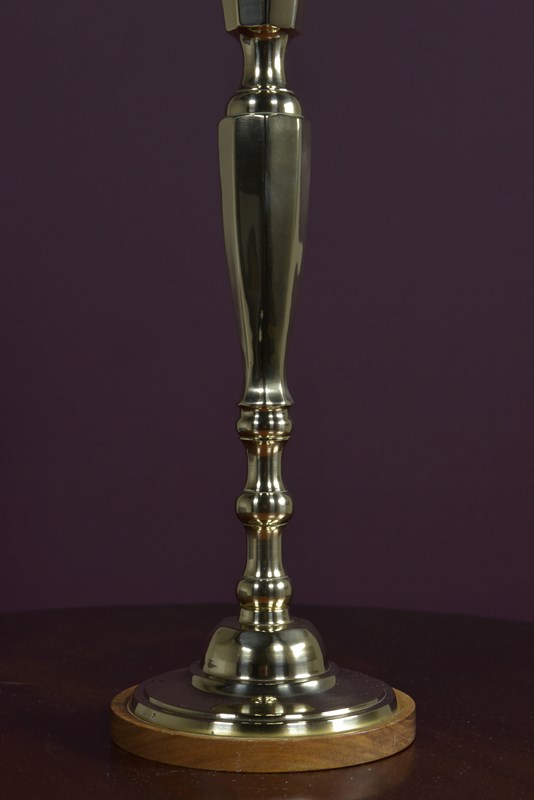 Cast Brass Lamp - Hong Kong-haes-antiques-dsc-4327cr-main-638058615622214162.jpg