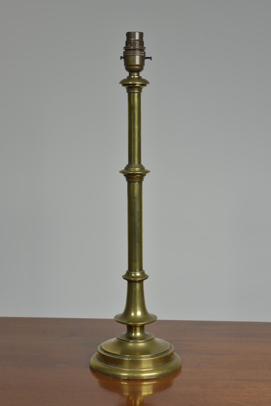 Brass Knopped Stem Table Lamp -haes-antiques-dsc-5227-fm-main-637426168378660773.JPG