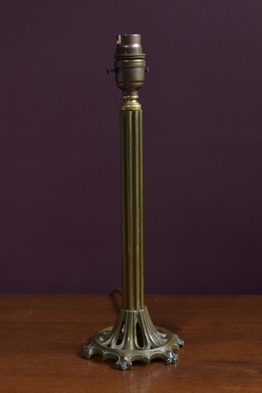 Antique Gothic Cast Brass lamp-haes-antiques-dsc-8497cr-main-637877319079177746.jpg