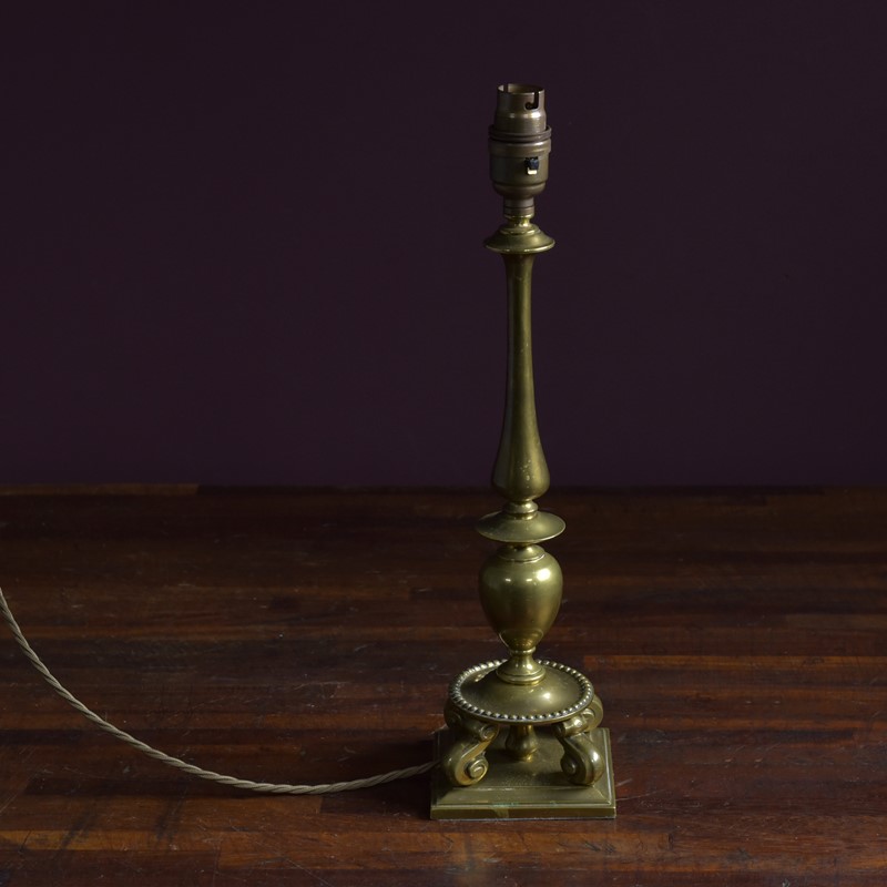 Edwardian Cast Brass Lamp-haes-antiques-dsc-9680cr-main-637897050028160342.jpg