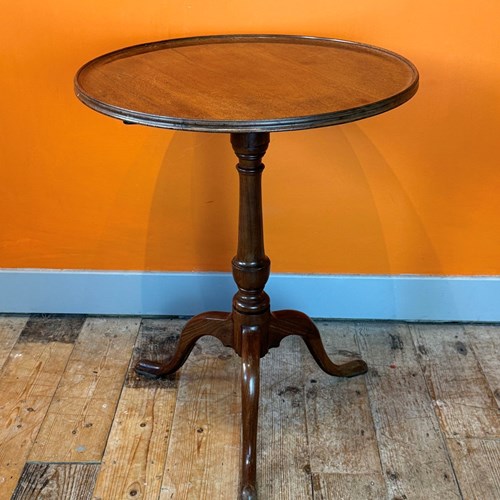 Small Georgian Mahogany Tip-Top Tripod Table With Moulded Edge