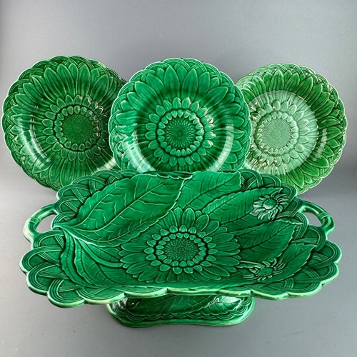 Wedgwood Green Majolica Sunflower Pattern Comport And Plates