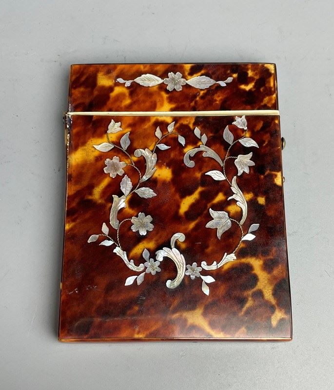 Victorian Tortoiseshell & Mother Of Pearl Card Case-hand-of-glory-1-a8e66f04-1da5-4407-aed4-28e19bed1c85-1-201-a-main-638220172577169900.jpeg
