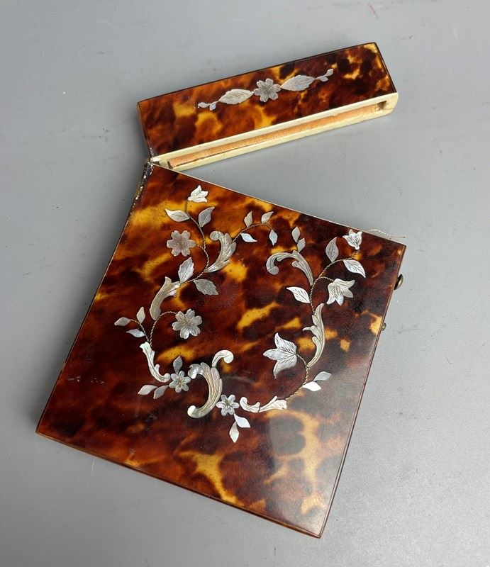 Victorian Tortoiseshell & Mother Of Pearl Card Case-hand-of-glory-2-f6e6a1f1-246c-4706-b047-6b561ad02ddf-1-201-a-main-638220172604825430.jpeg
