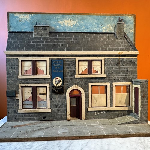 Naive Illuminated Pub Facade Model