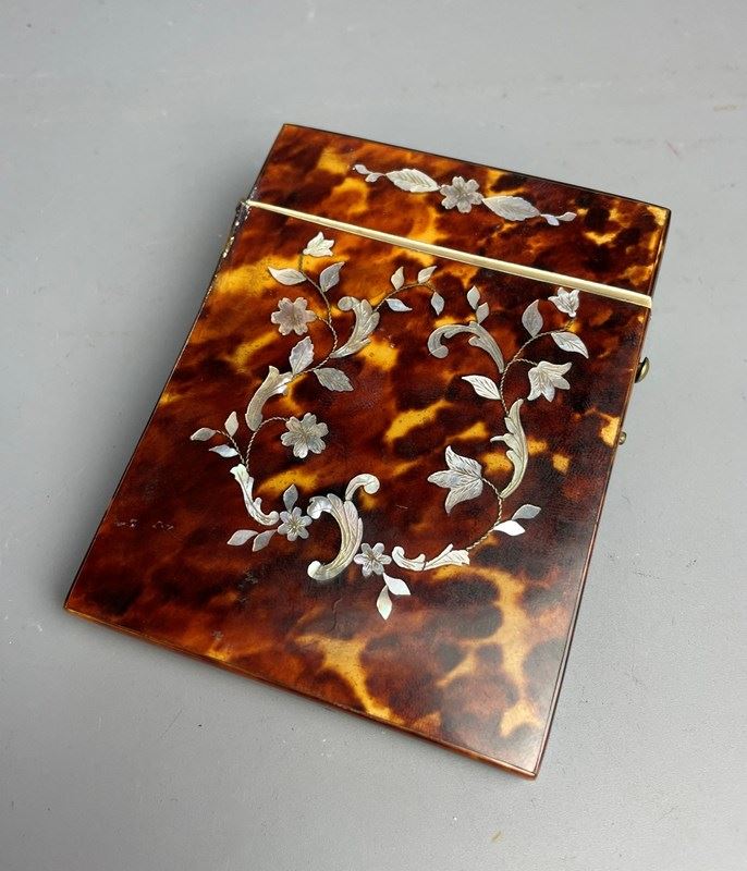 Victorian Tortoiseshell & Mother Of Pearl Card Case-hand-of-glory-7-6b999084-f156-4d52-b76f-1d214f2dc5e7-1-201-a-main-638220172739384854.jpeg