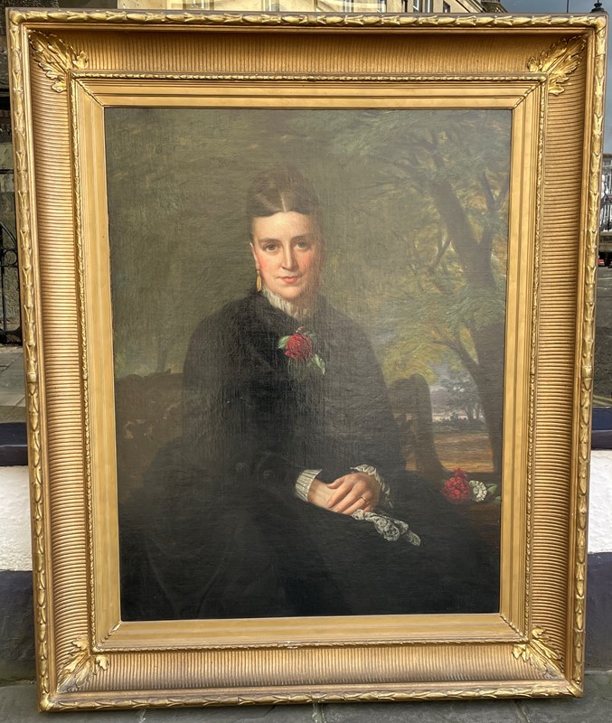 Large Victorian Oil on Canvas Portrait of a Lady-hand-of-glory-7a9547a2-3711-42fa-8836-821758f0d734-1-201-a-main-637889215371220568.jpeg