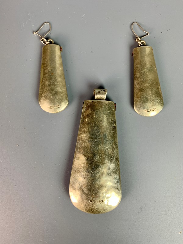  Vintage Mexican Silver Pendant & Earrings-hand-of-glory-8f286936-204e-4ec1-a4a1-3e2bd1f8585a-1-201-a-main-637427699959684110.jpeg