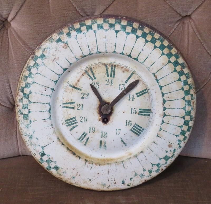 Antique Decorative French Tole Ware Clock-harmony-antiques-img-0718-1024x988-main-637696596412290500.jpg