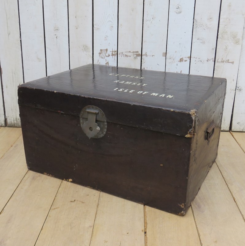 Antique English Trunk Or Coffee Table-harmony-antiques-img-6531-1021x1024-main-638259854416775620.jpg