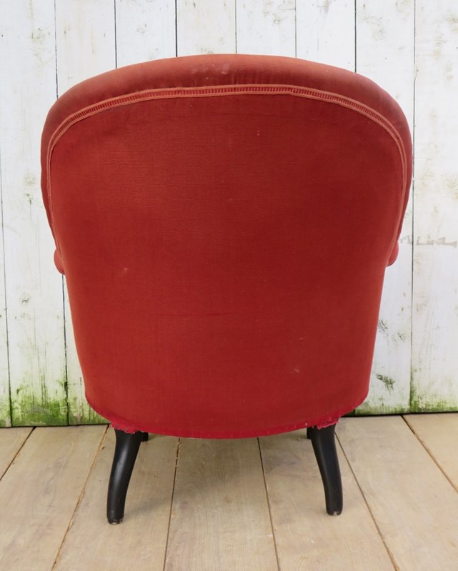 Antique French Napoleon III Crapaud Tub Chair-harmony-antiques-img-7316-821x1024-main-638368643437166592.jpg