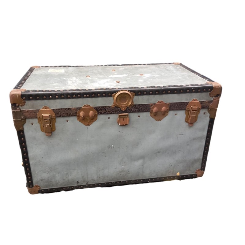 Large early C20th metal travelling trunk-hayles-hayles-20221013-120219-main-638017766479580322-large-clipped-rev-1-main-638018614144820492.jpeg