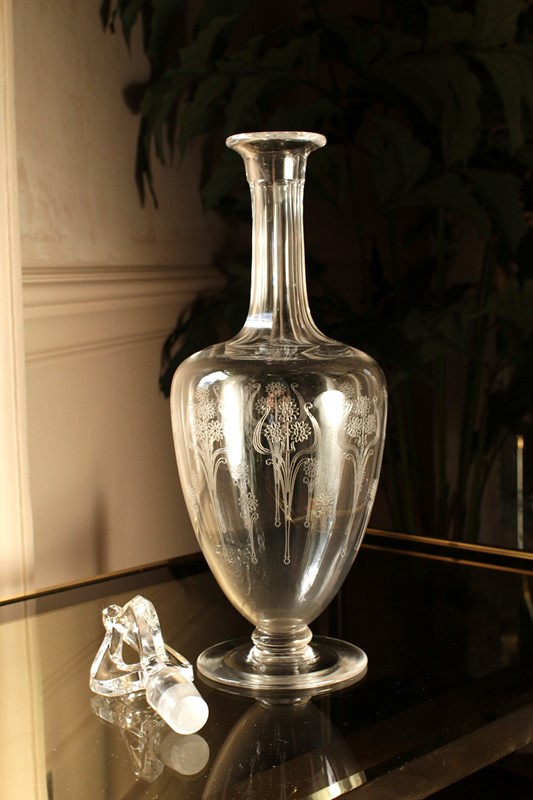 Art Nouveau Crystal Decanter with Elegant Etching-house-of-hummingbird-69c7607f-35d1-475c-b52a-7ccbe0292a3b-main-638034206389446447.jpeg