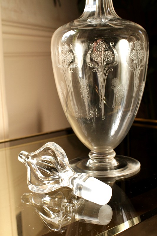 Art Nouveau Crystal Decanter with Elegant Etching-house-of-hummingbird-f07fe106-57df-4deb-bbb5-8cf19fba39d3-main-638034206408195913.jpeg