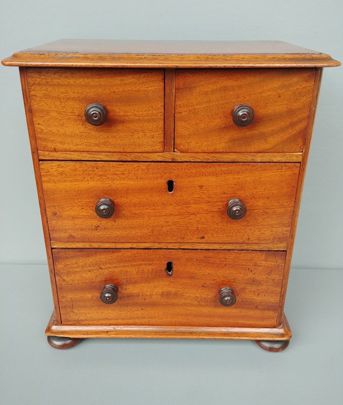 Apprentice piece miniature chest of drawers-hunter-campbell-antiques-20210622-154128-main-637639293038905458.jpg