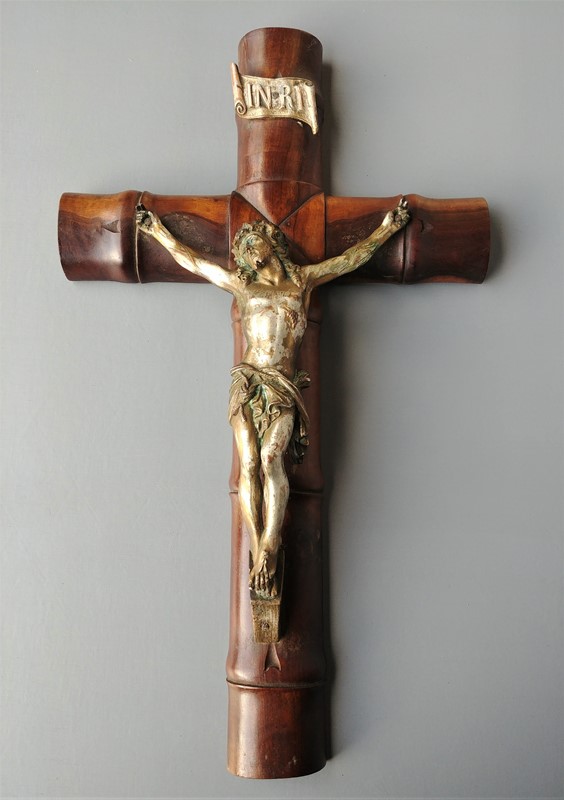 Carved crucifix-hunter-campbell-antiques-20220128-151204-main-637805269421222073.jpg