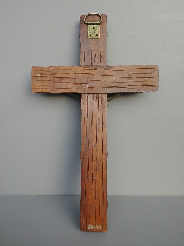 Carved crucifix-hunter-campbell-antiques-20220128-151341-main-637805269829777394.jpg