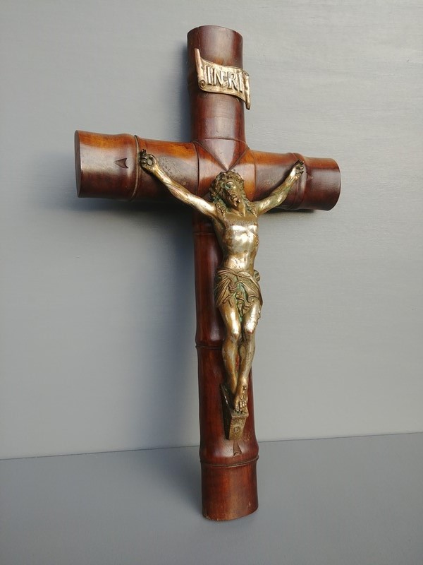 Carved crucifix-hunter-campbell-antiques-20220128-151356-main-637805270434420743.jpg