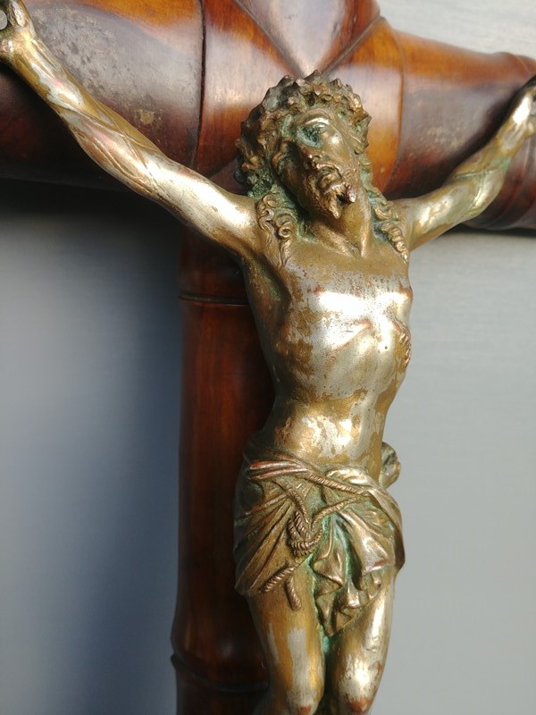 Carved crucifix-hunter-campbell-antiques-20220128-151433-main-637805272224746096.jpg