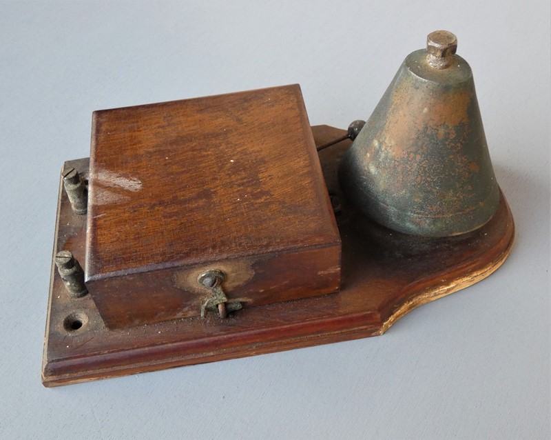 Circa 1920s butlers/servants bell box bell-hunter-campbell-antiques-p1000140-main-637407200134351945.JPG