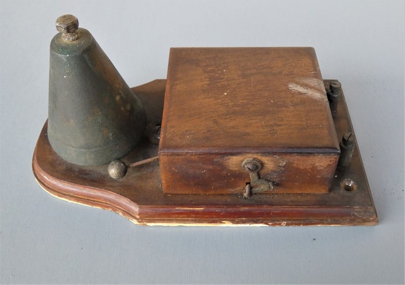Circa 1920s butlers/servants bell box bell-hunter-campbell-antiques-p1000147-main-637407200409663595.JPG