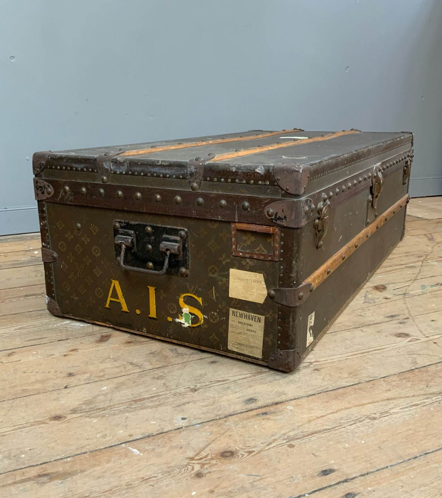 Louis Vuitton Trunk Malle Cabine, 1898 at 1stDibs