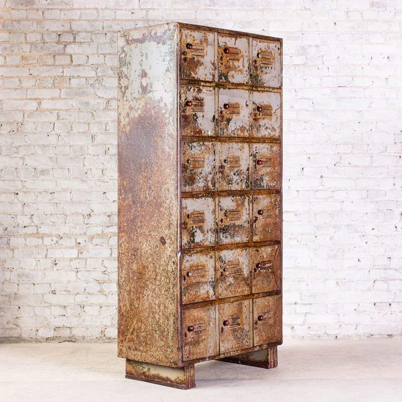 Vintage Metal Lockers With A Wonderful Patina-ljw-antiques-0743-8-main-638191646508043271.jpg