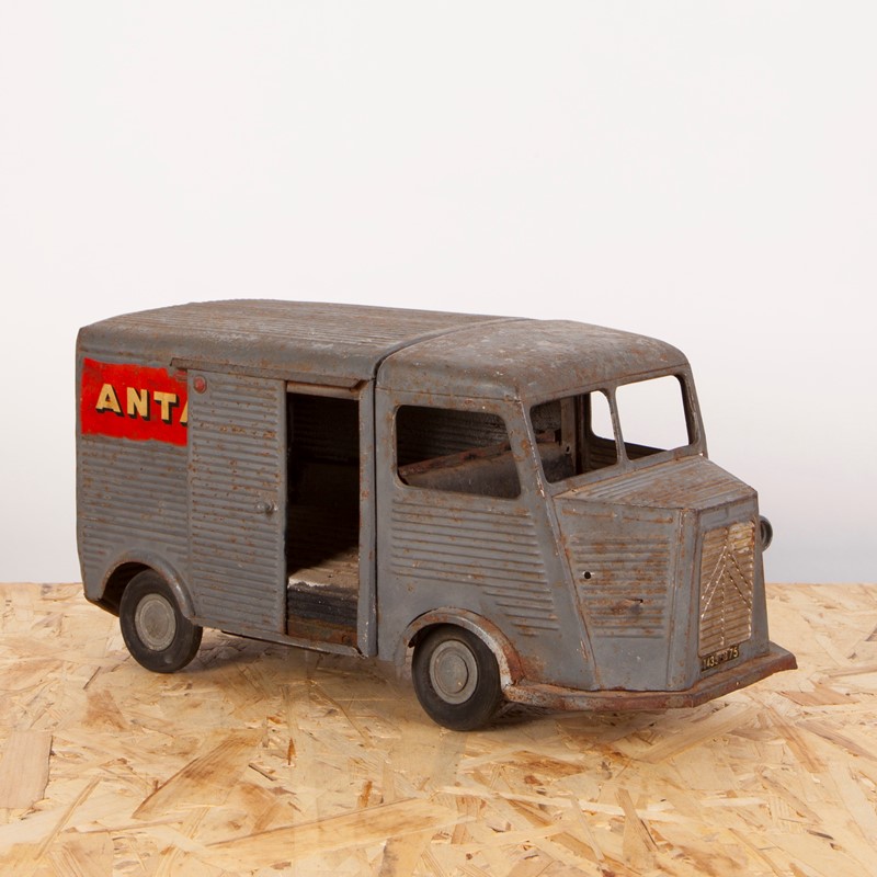 Well Worn Model Citroën HY Antar Advertising Truck-ljw-antiques-0895-10-main-637180814026856112.jpg