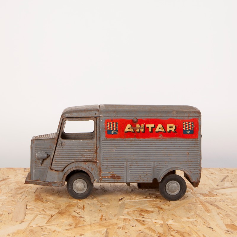 Well Worn Model Citroën HY Antar Advertising Truck-ljw-antiques-0895-2-main-637180812930299801.jpg