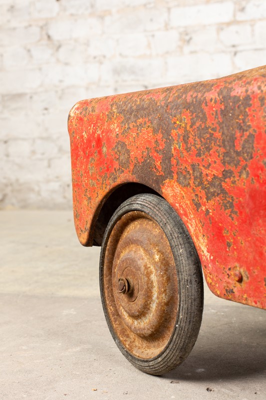 Vintage tin 'barn find' pedal car-ljw-antiques-1752-13-main-637935055941894906.jpg