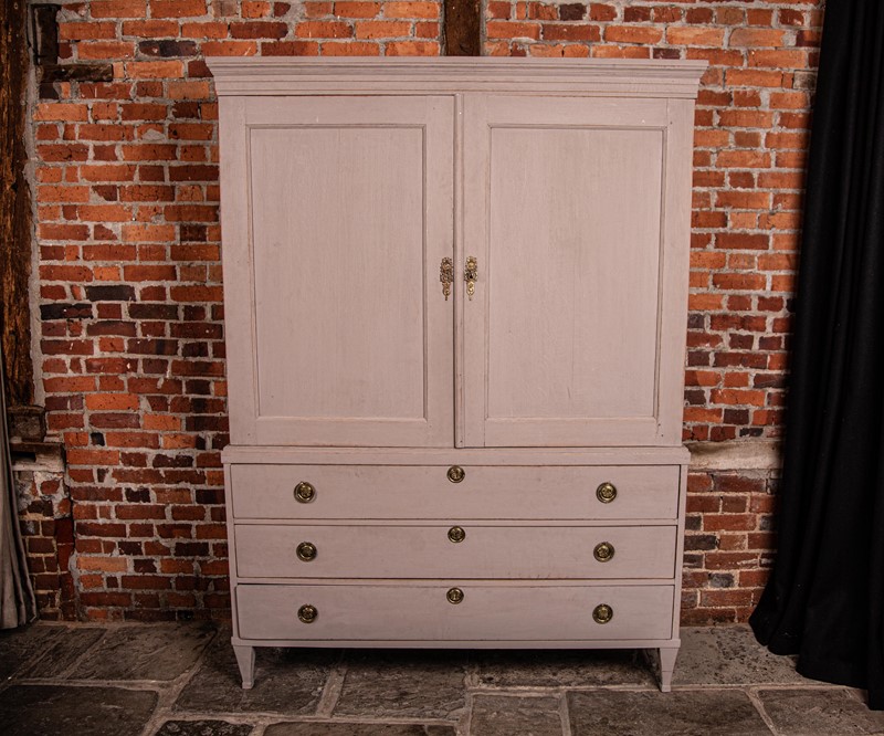 Dutch Pine Painted Cupboard-louise-hall-decorative-lhd-071121-1765-main-637727867692086105.jpeg
