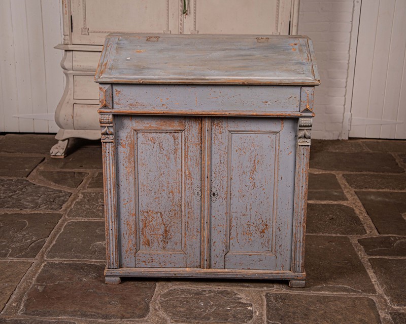French Painted Desk-louise-hall-decorative-lhd-071121-ig-1841-main-637733023143605417.jpeg
