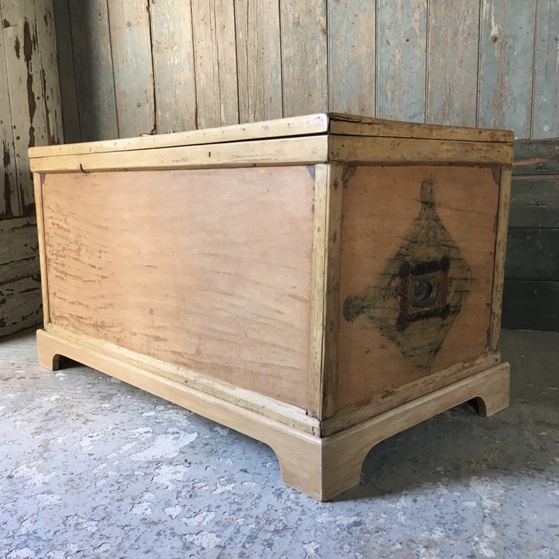 19th C pine blanket box chest-marc-kitchen-smith-ks6999-img-6357ed-1000px-main-637180757456203837.jpg