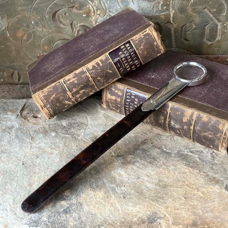 Antique tortoiseshell and silver page turner lens-marc-kitchen-smith-ks7498-img-7389-1000px-main-637842260370020058.jpg