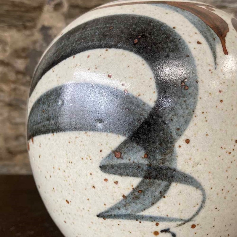 Derek Clarkson studio pottery vase-marc-kitchen-smith-ks7535-img-8684-1000px-main-637907314592261900.jpg