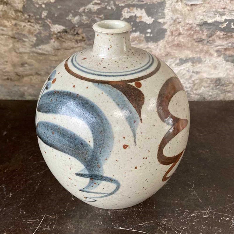 Derek Clarkson studio pottery vase-marc-kitchen-smith-ks7535-img-8686-1000px-main-637907314597417860.jpg