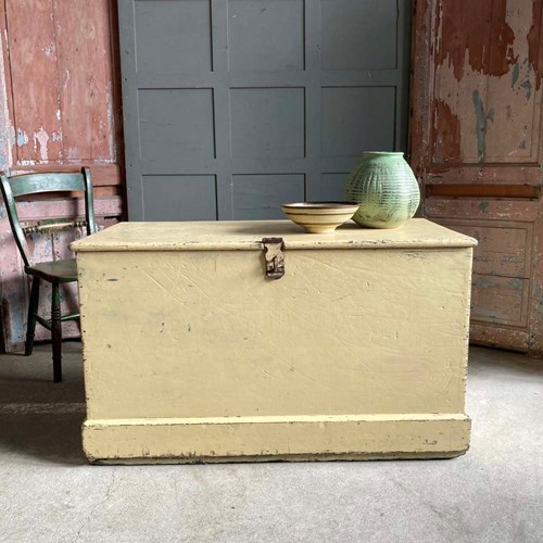 Large Pine Blanket Box