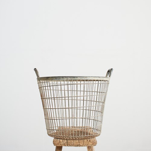 Vintage Rustic Wire Storage Basket – B