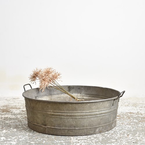 Large Round Vintage Galvanised Bath Garden Planter -H