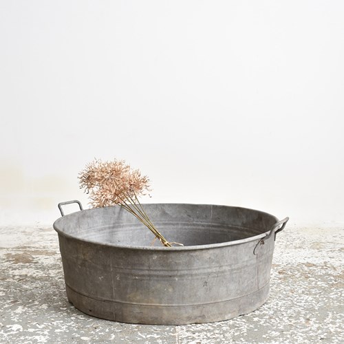 Large Round Vintage Galvanised Bath Garden Planter -I