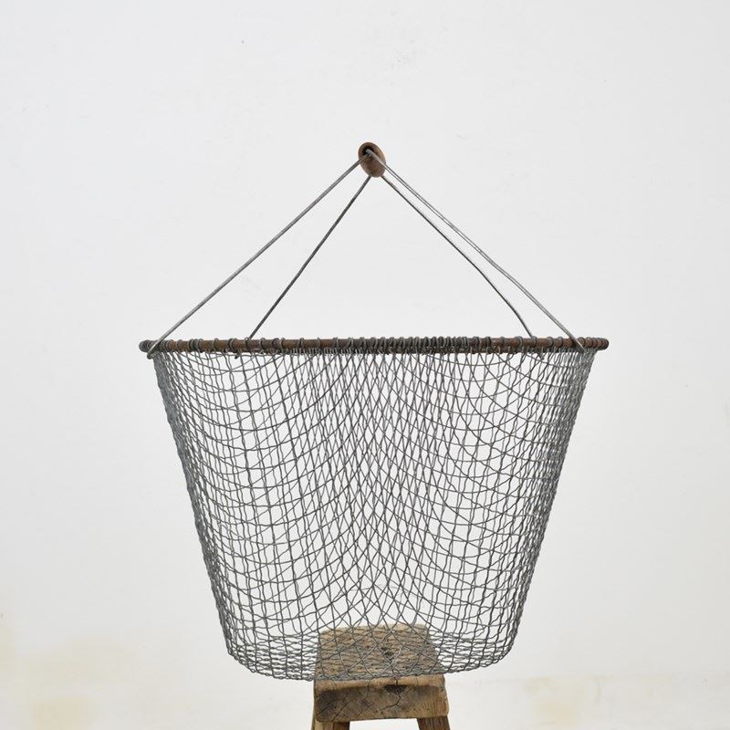 Vintage Wire Garden Basket With Handle – Large-mayfly-vintage-dsc-0534-8-1000px-main-638143894774353298.jpg